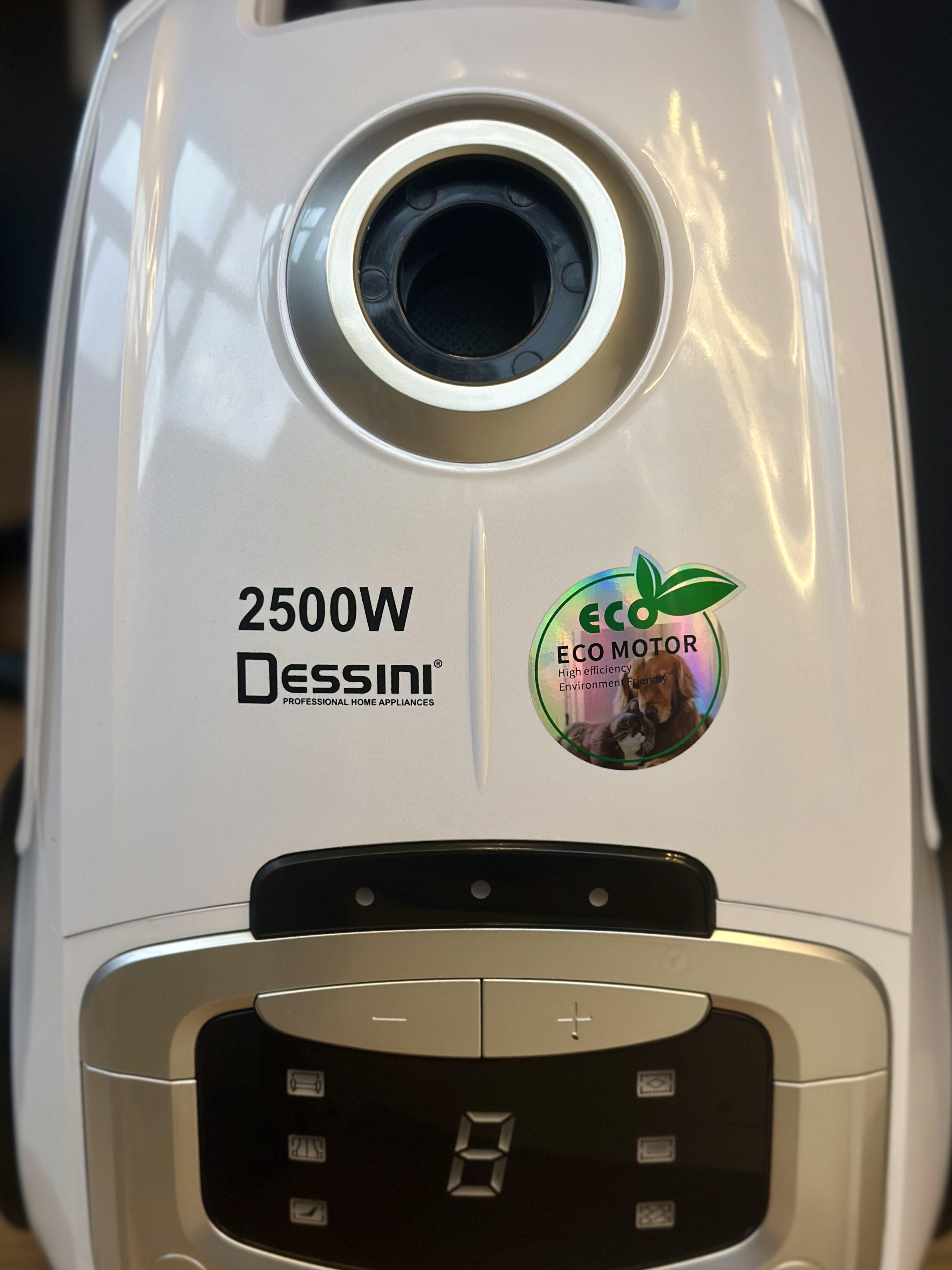 Fshesë me Korrent, 2500W – E bardhe – DESSINI DS777N